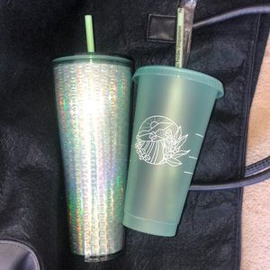 Starbucks Teal Tumbler/ tumbler has a crackonside